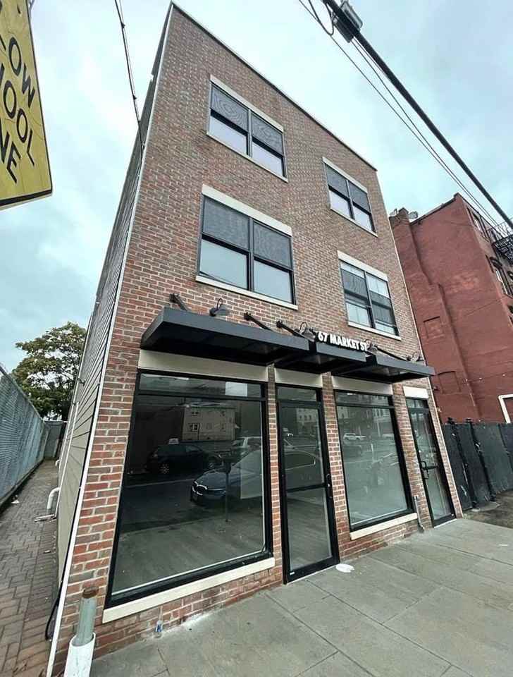 67 Market St #303