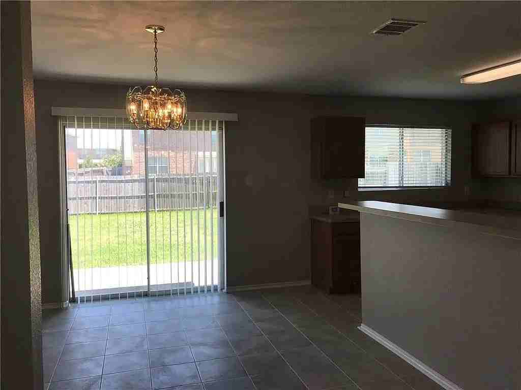 8111 Colwick Ln - Photo 5 of 15