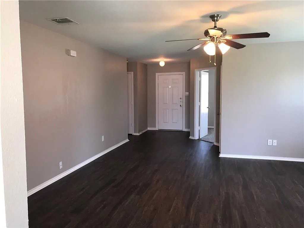 8111 Colwick Ln - Photo 6 of 15