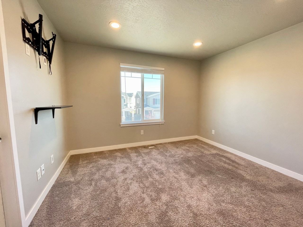 12038 S El Capitan Ln - Photo 3 of 13