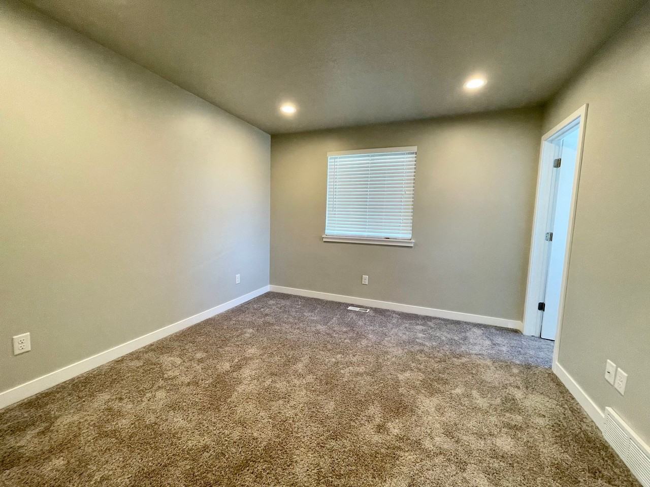 12038 S El Capitan Ln - Photo 7 of 13