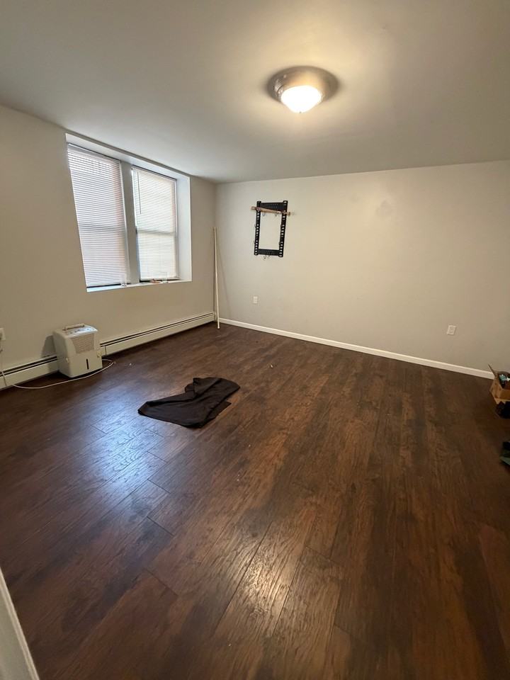 18 Summit St #100 - Photo 3 of 5