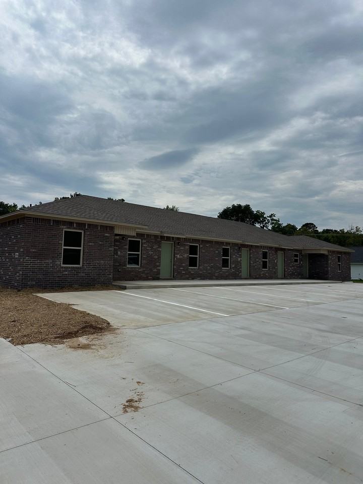 1016 S El Paso Ave #1 - Photo 2 of 10