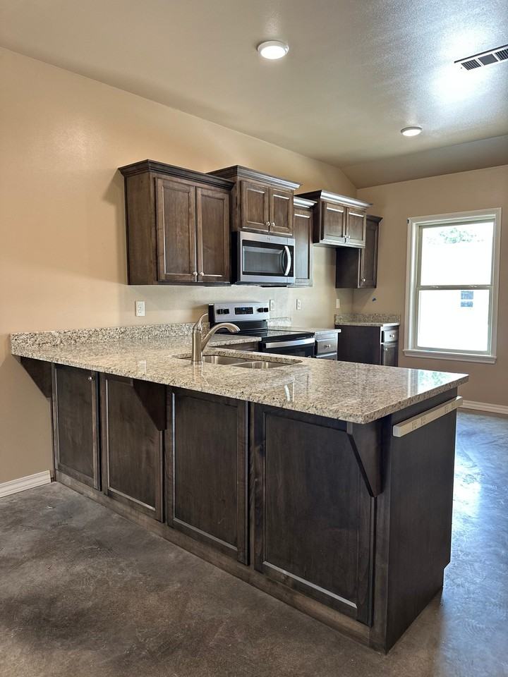 1016 S El Paso Ave #1 - Photo 4 of 10