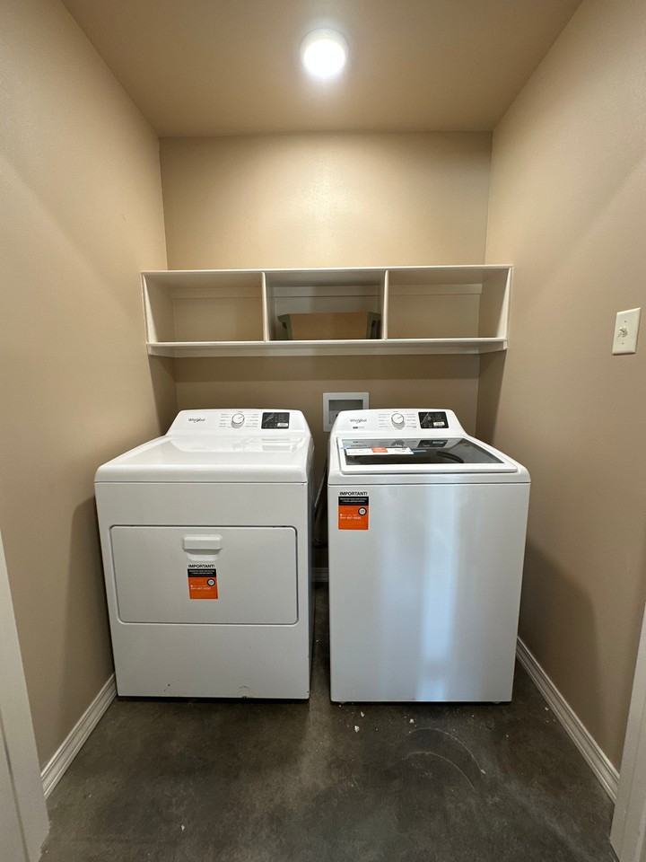 1016 S El Paso Ave #1 - Photo 5 of 10