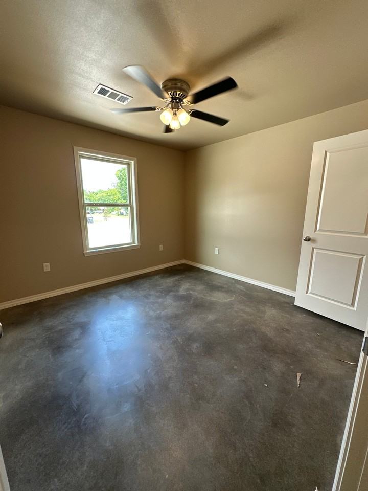1016 S El Paso Ave #1 - Photo 6 of 10