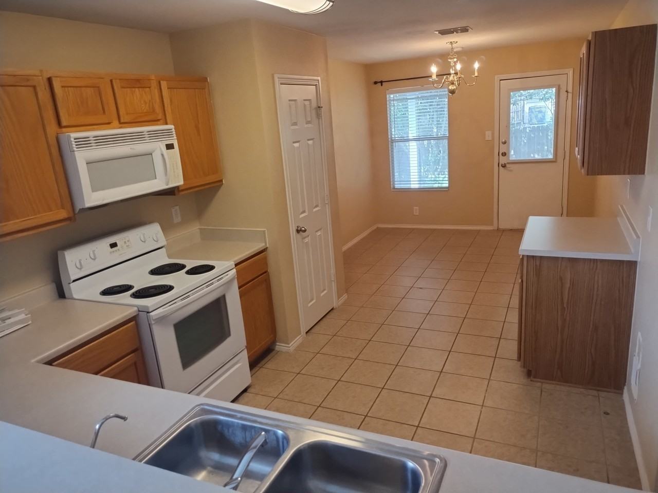 13402 Asbury Vis - Photo 4 of 18