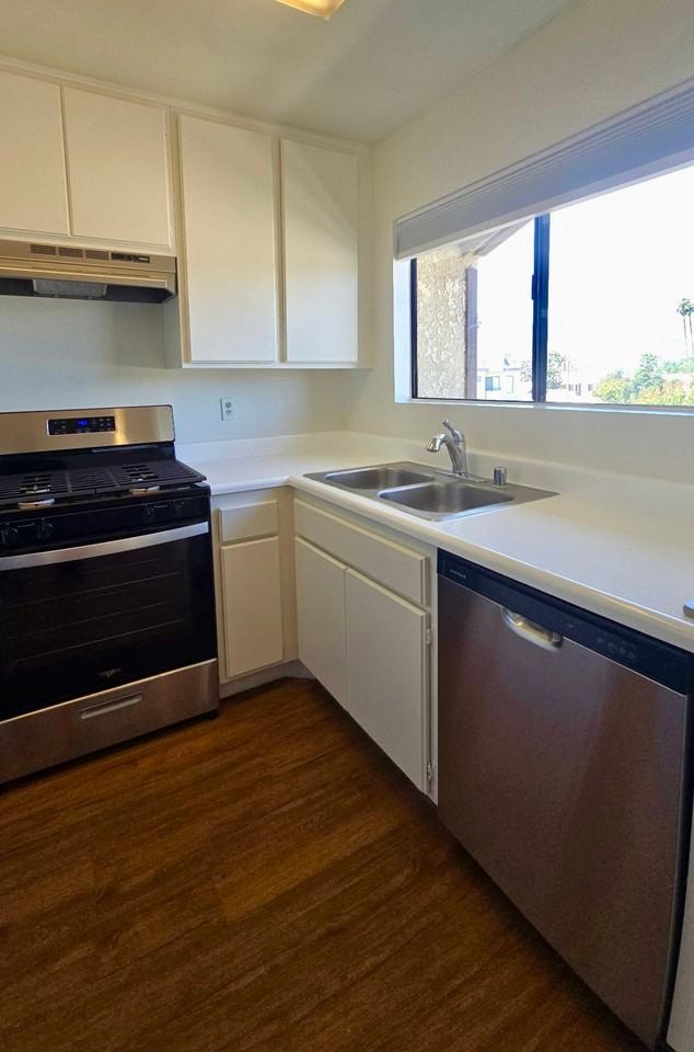 657 W California Ave - Photo 3 of 14