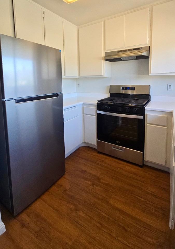 657 W California Ave - Photo 4 of 14