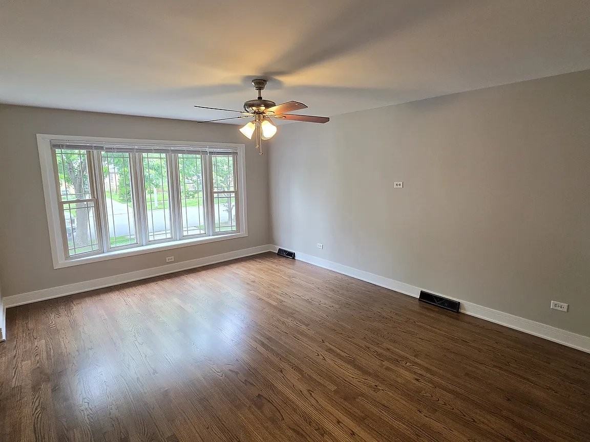 9433 Massasoit Ave - Photo 7 of 19