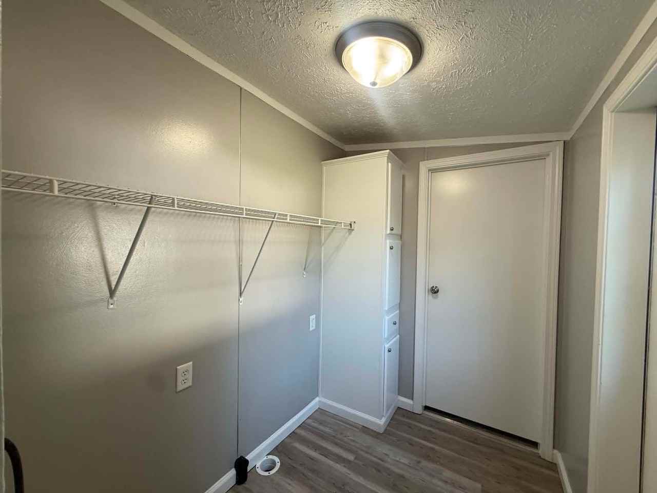 1236 N Oaklane Rd - Photo 7 of 9