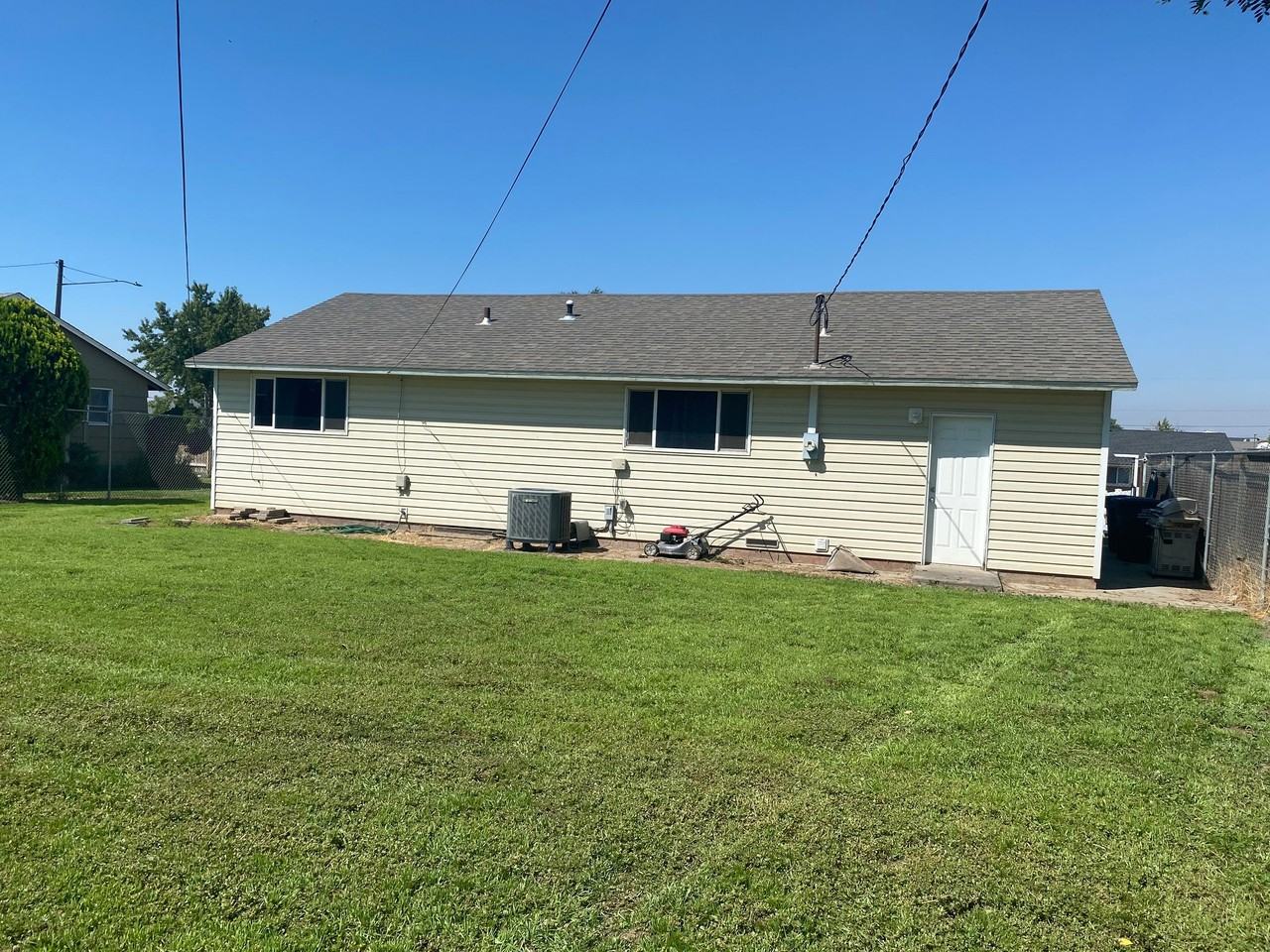 529 N Earl Rd - Photo 3 of 16