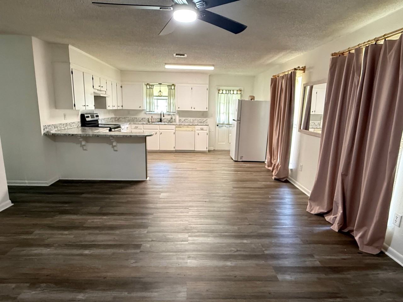 107 Zilia St - Photo 2 of 14