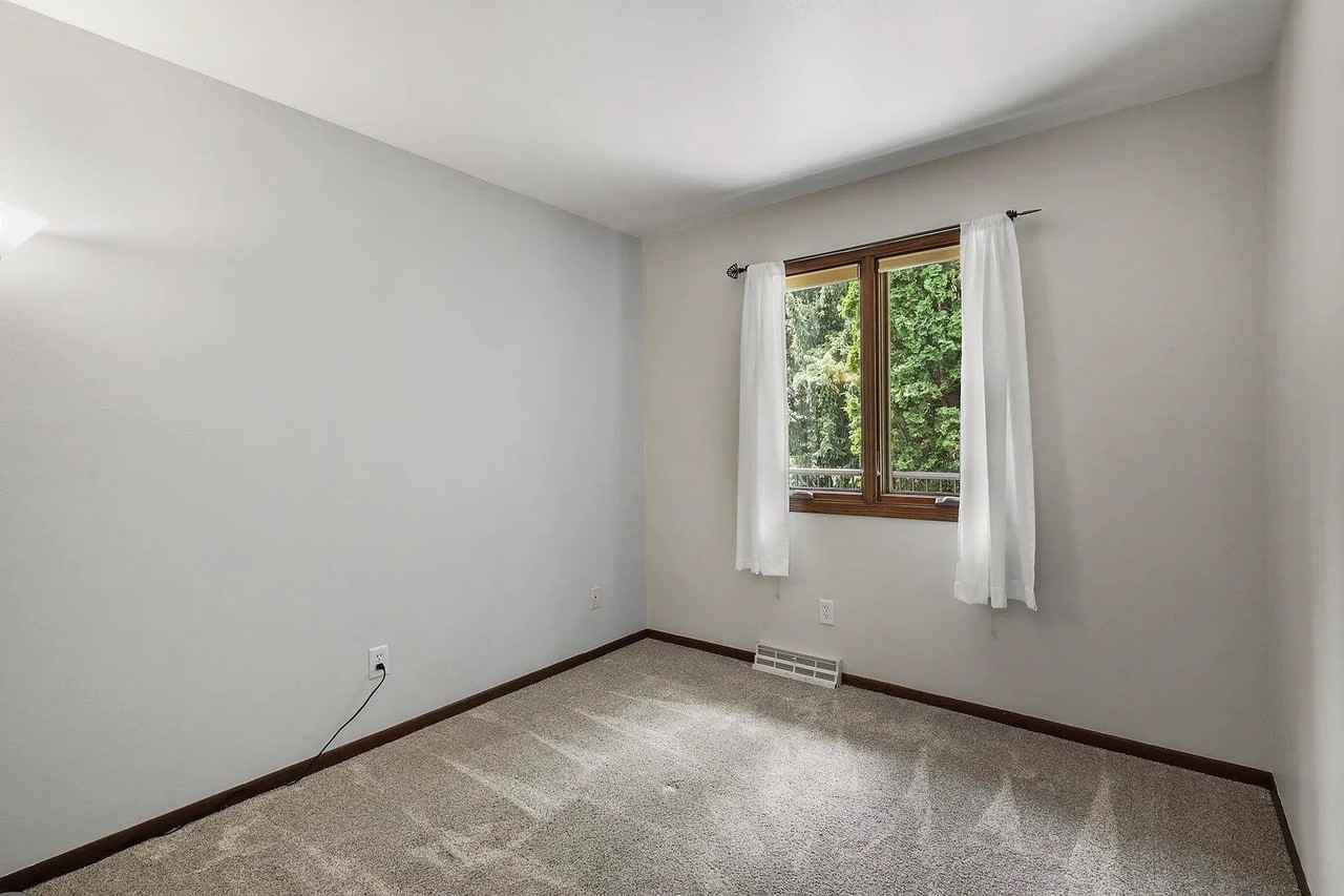 2914 Maple Grove Dr - Photo 6 of 16