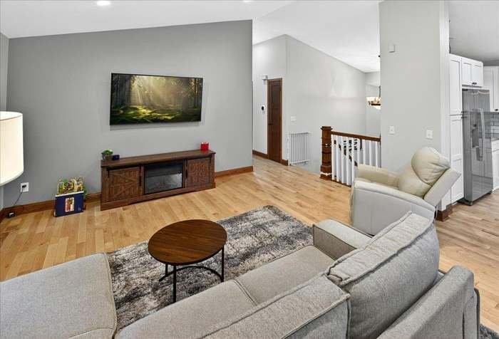 1222 Saddlebrook Ln - Photo 5 of 18
