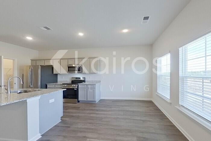 2097 Banyon Cir - Photo 6 of 28