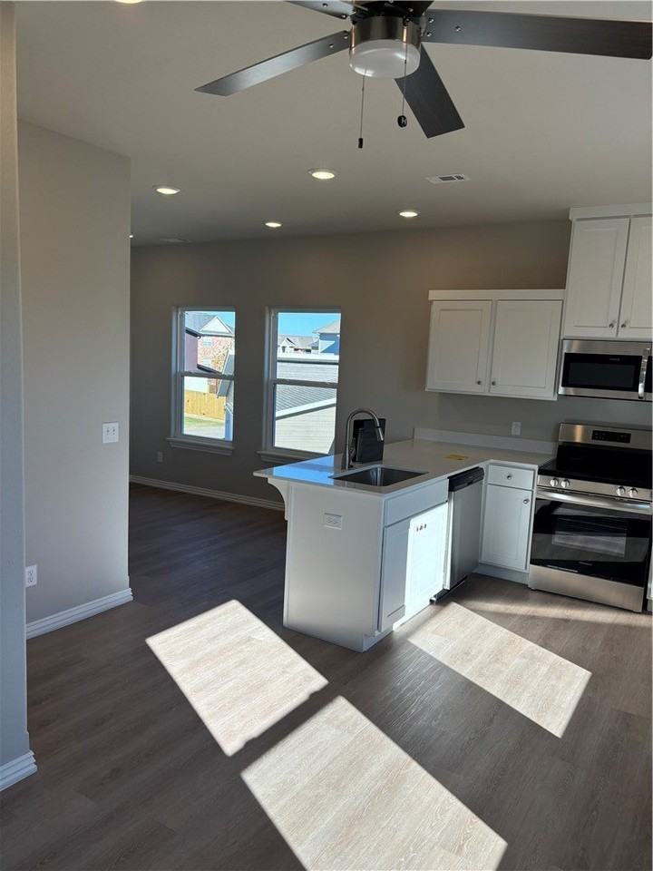 1303 Sw Poigai Way - Photo 2 of 12