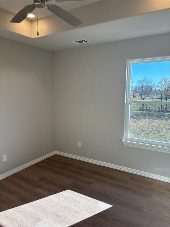 1303 Sw Poigai Way - Photo 6 of 12