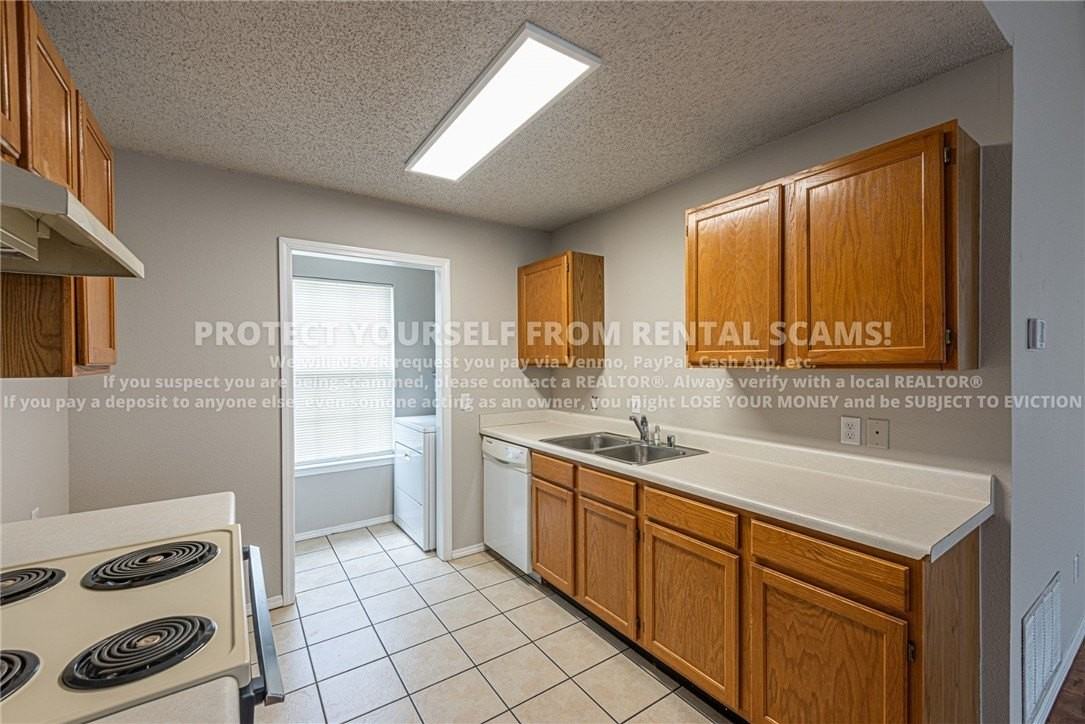 3085 W Woodridge Dr - Photo 7 of 17