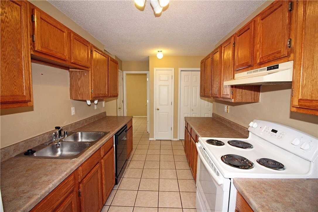 207 Se 17th St - Photo 6 of 18