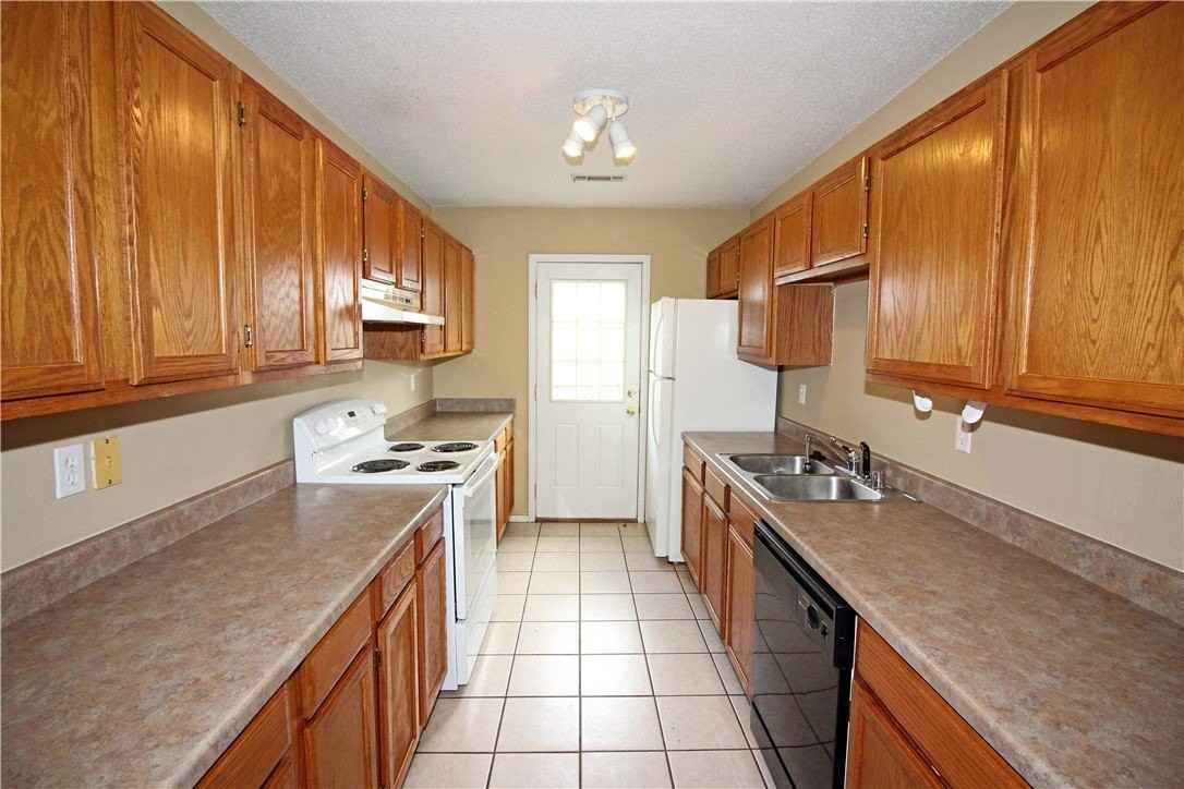 207 Se 17th St - Photo 7 of 18