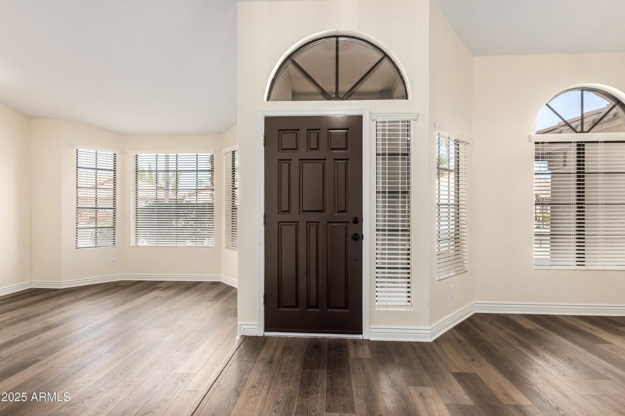 1517 W Islandia Dr - Photo 3 of 36