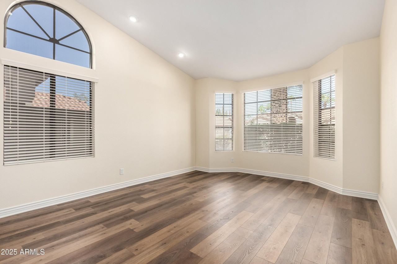 1517 W Islandia Dr - Photo 4 of 36