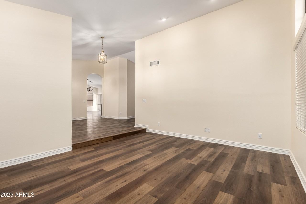 1517 W Islandia Dr - Photo 5 of 36