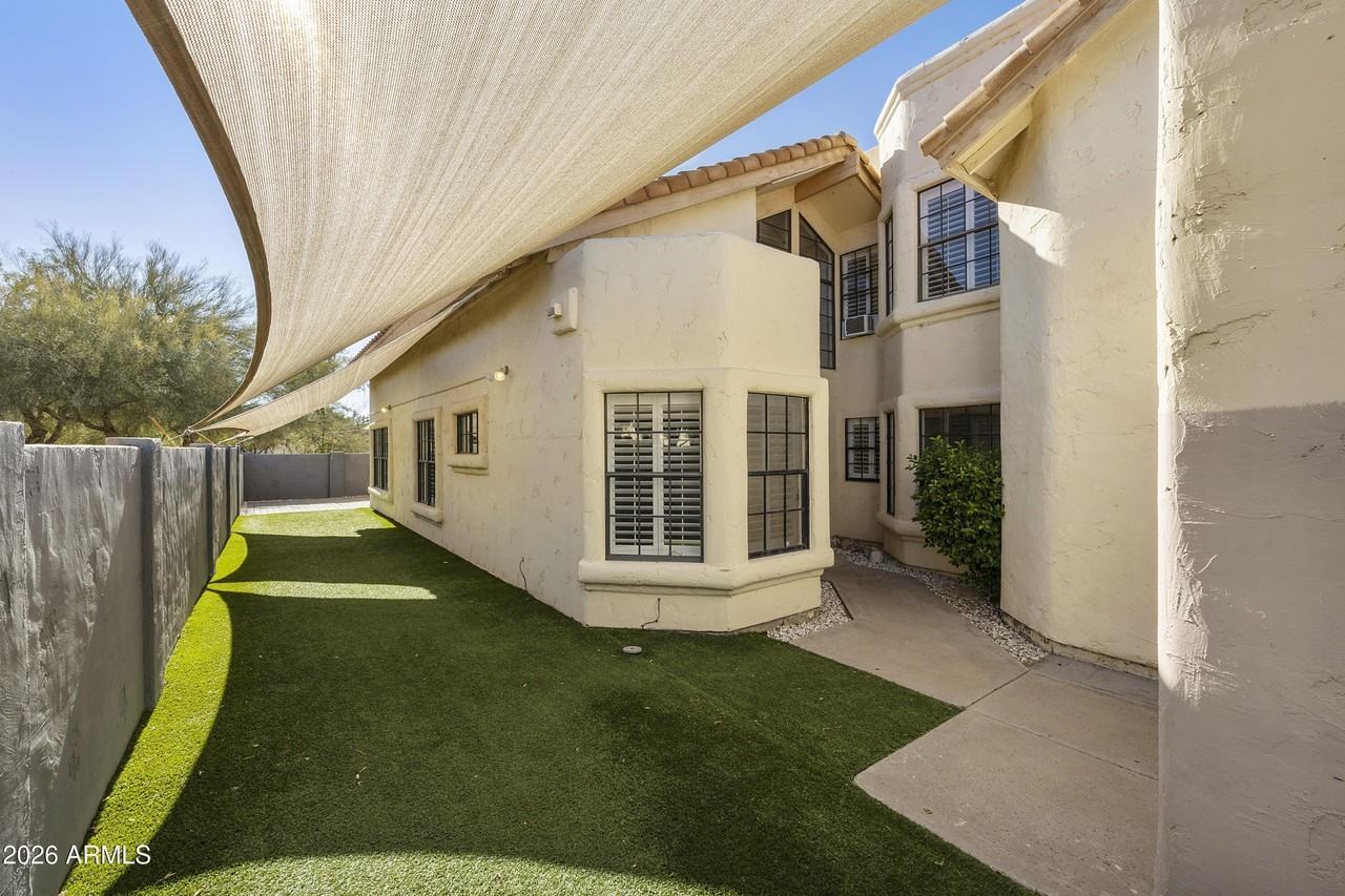 9617 E Camino Del Santo - Photo 5 of 50