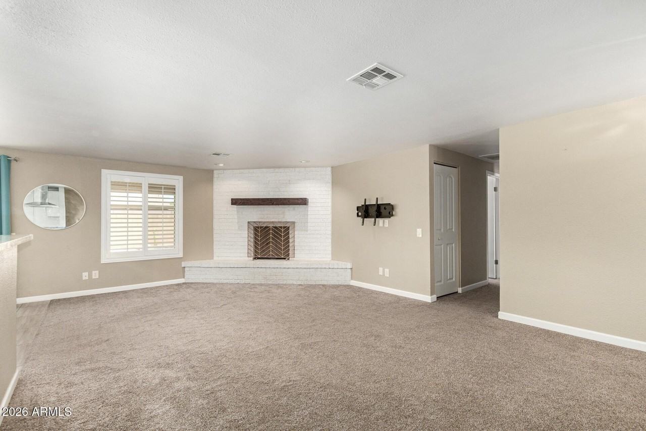 1512 W Mariposa Dr - Photo 5 of 22