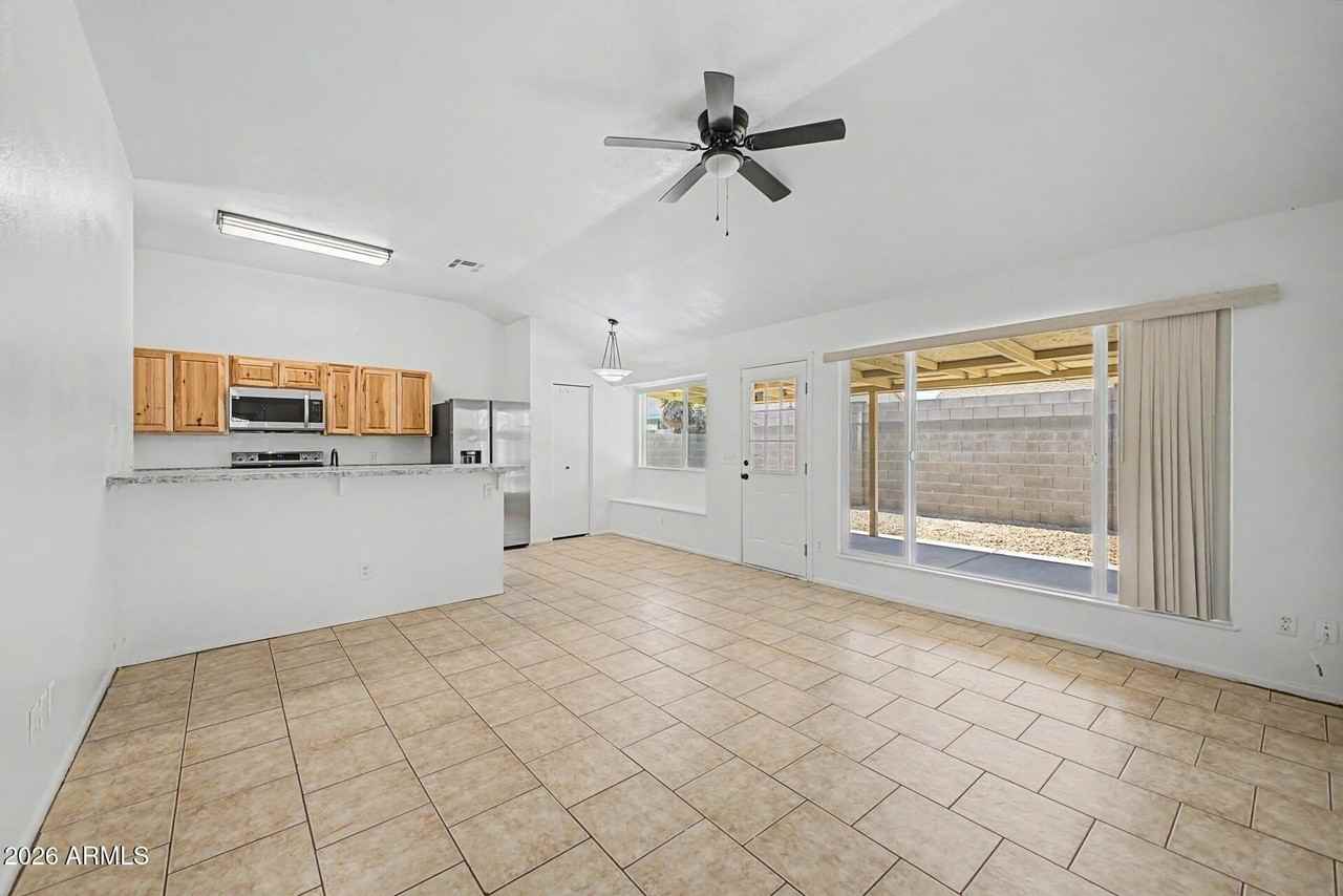 7119 W Krall St - Photo 7 of 19