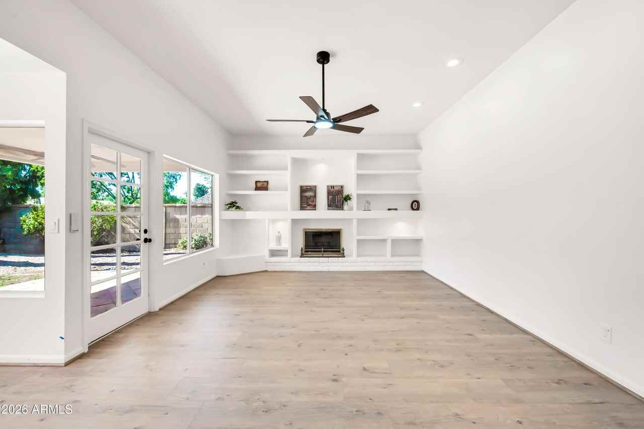 10224 N 82nd St - Photo 6 of 14