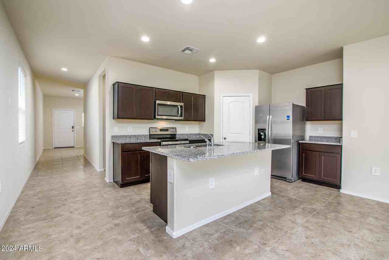 35445 W San Alvarez Ave - Photo 4 of 20