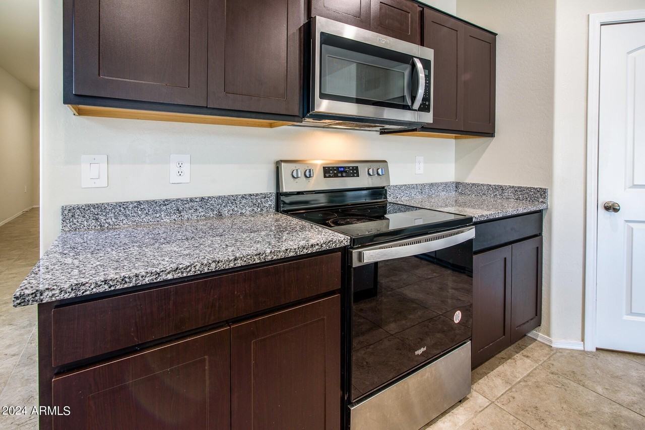 35445 W San Alvarez Ave - Photo 5 of 20
