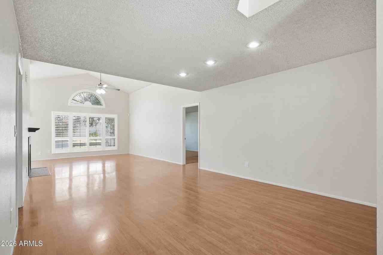 19037 N 6th St - Photo 5 of 41