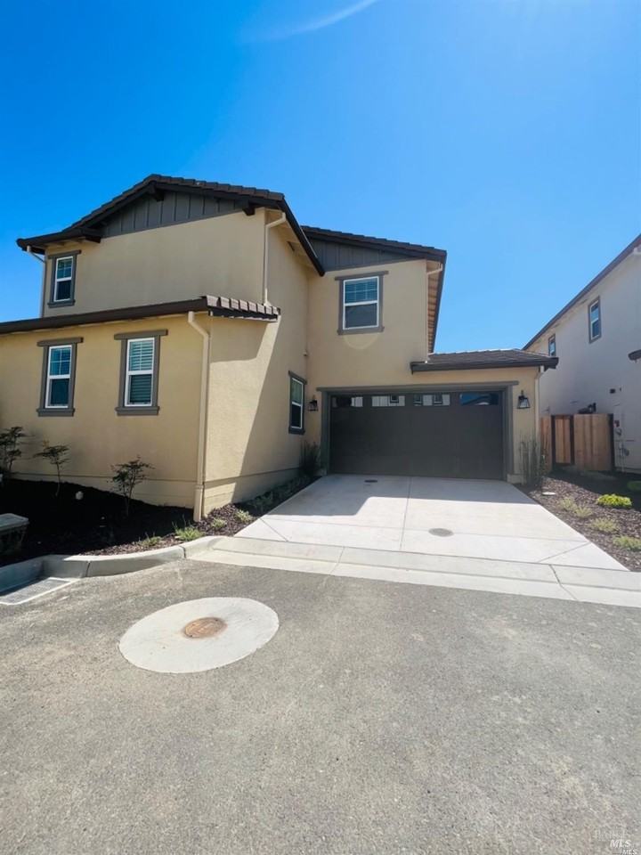 2451 Lake Club Dr