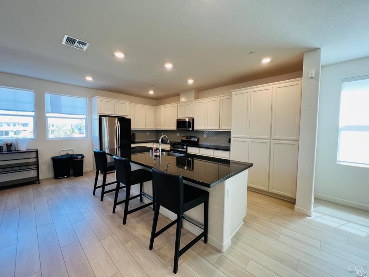 2451 Lake Club Dr - Photo 2 of 17