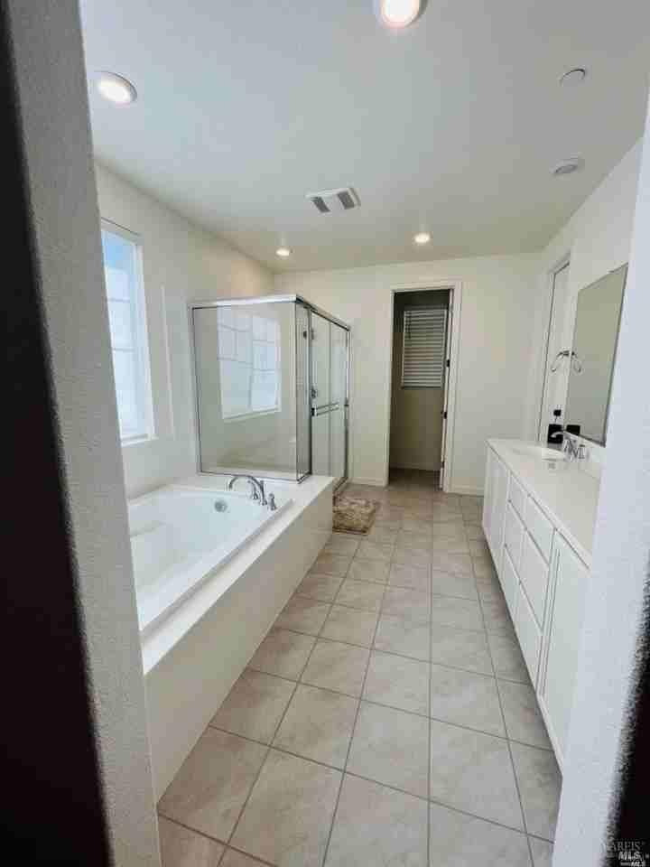 2451 Lake Club Dr - Photo 6 of 17
