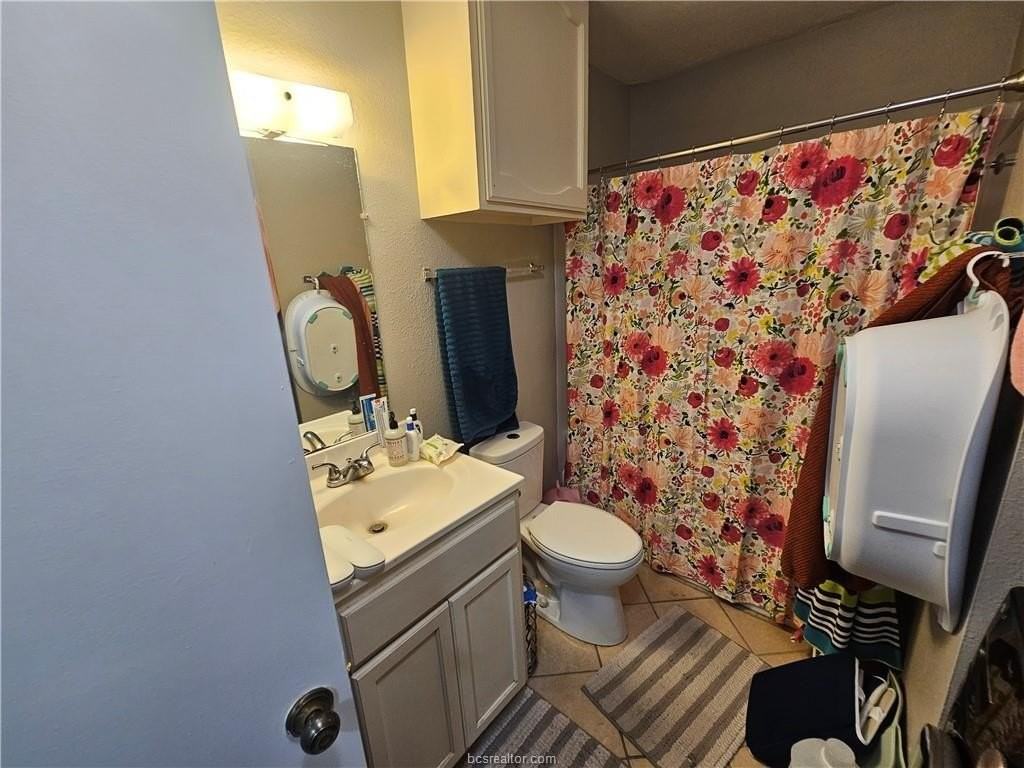 1529 Hillside Dr - Photo 6 of 10
