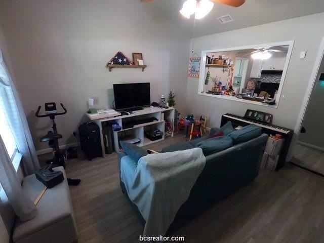 3105 Heatherwood Dr - Photo 3 of 17