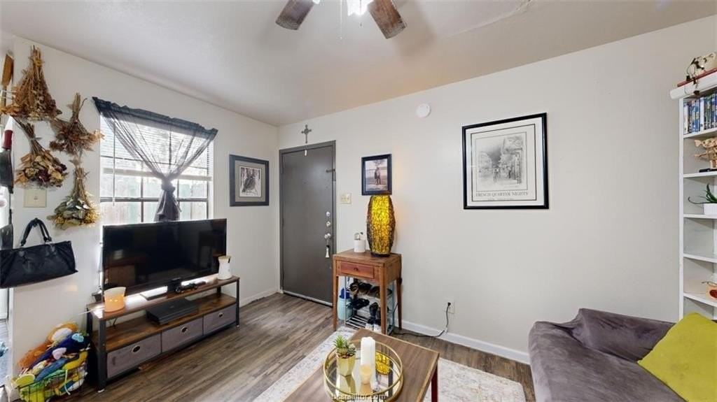 725 Peppertree Dr #22 - Photo 6 of 44
