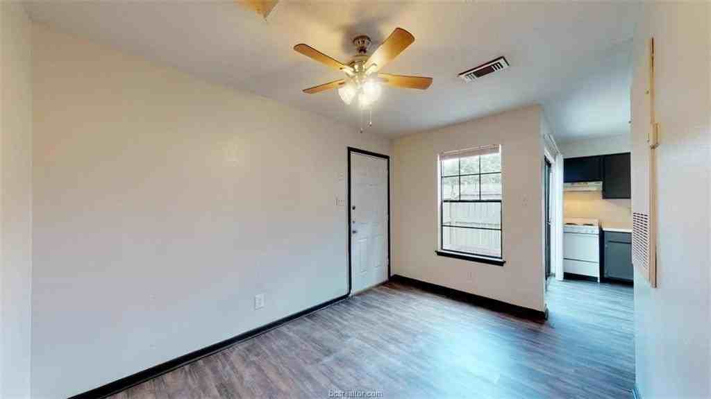 725 Peppertree Dr #11 - Photo 2 of 18