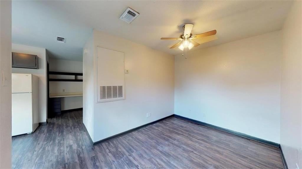 725 Peppertree Dr #11 - Photo 4 of 18