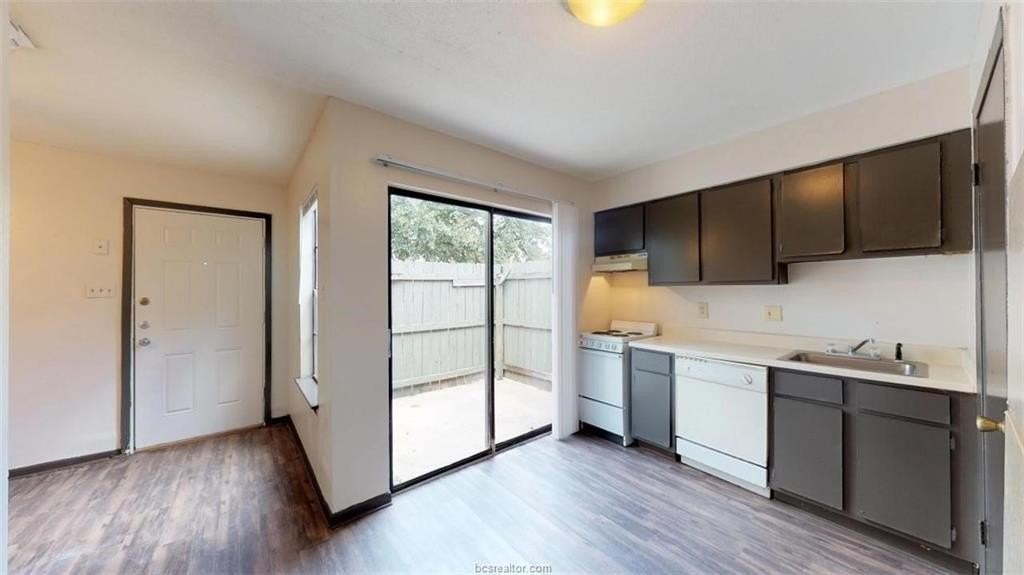 725 Peppertree Dr #11 - Photo 5 of 18