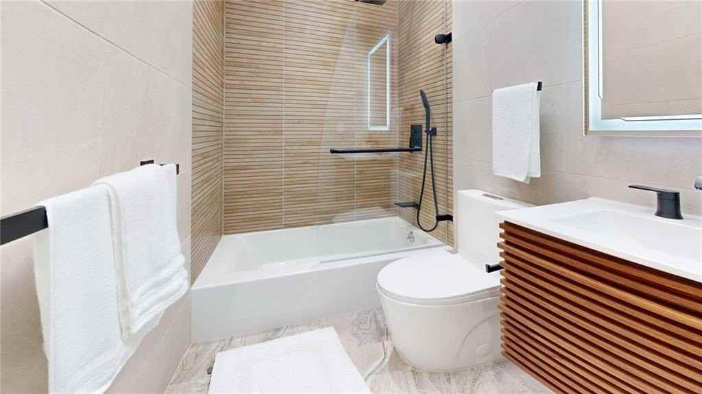 88 Aberdeen St #2 - Photo 2 of 5