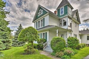 featured image of 2461 Bowen Rd