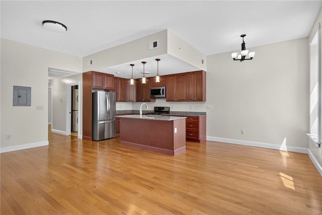 224 E State St - Photo 6 of 48