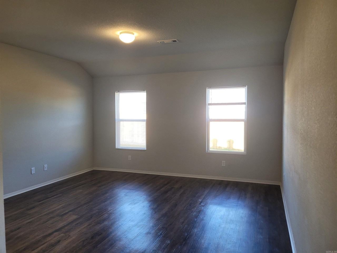 112 Harvest Dr - Photo 3 of 15