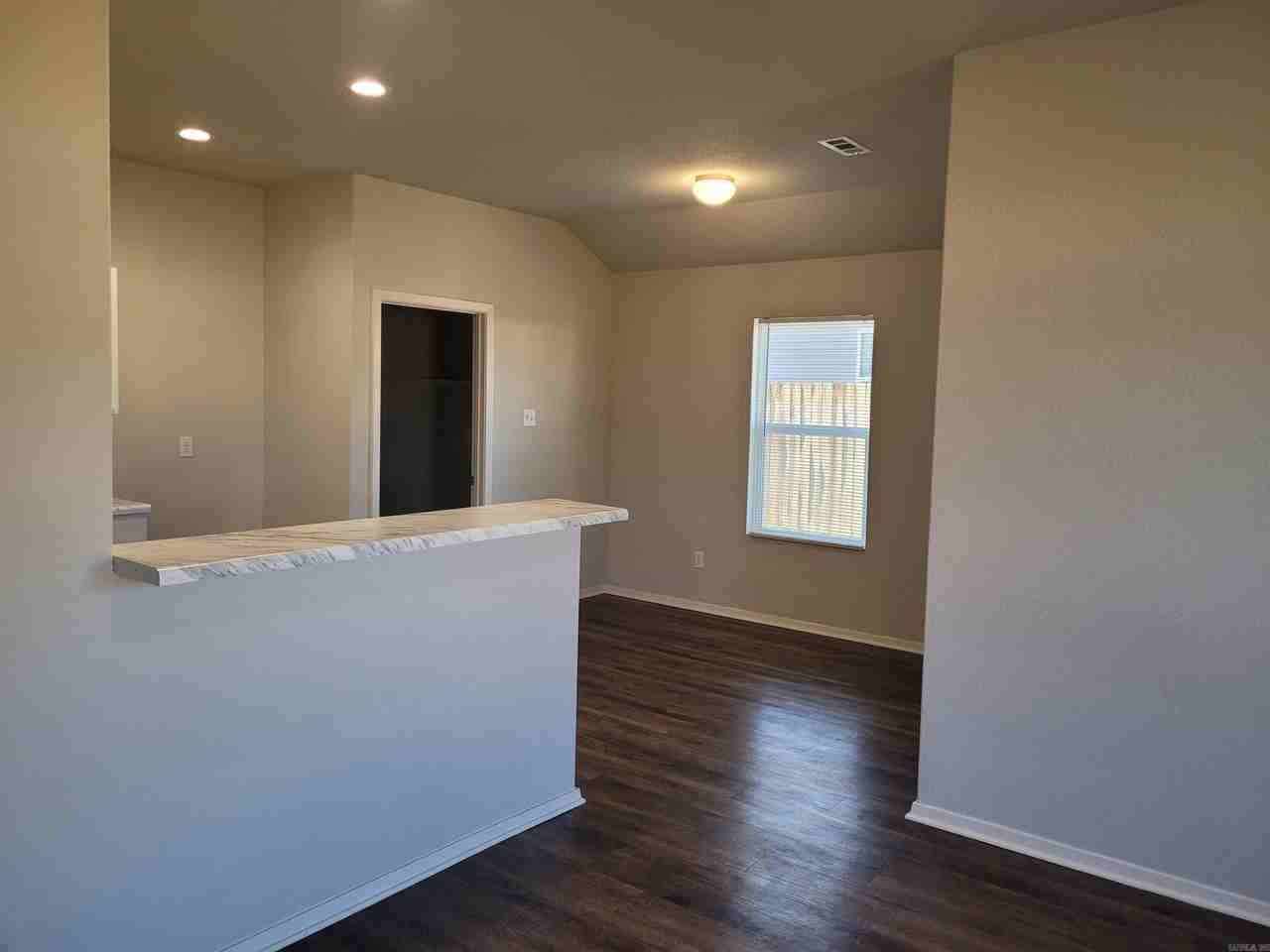 112 Harvest Dr - Photo 4 of 15