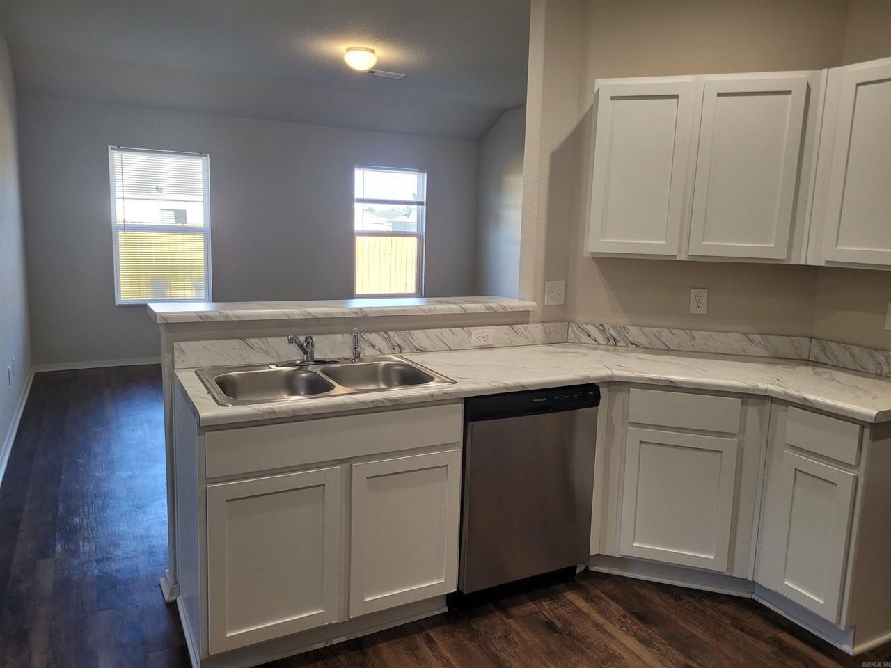 112 Harvest Dr - Photo 6 of 15